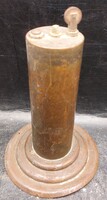 Antik réz asztali öngyújtó.15 cm-es magasságú alkotás. 4125b