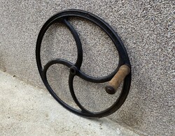 Öntöttvas kútkerék, daráló kerék hajtókarral (50 cm és 5 kg)