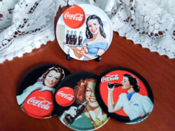 Coca Cola relikvia gyűjtőnek 4 szett POHÁRALÁTÉT, aludobozban. - egyben olcsóbb