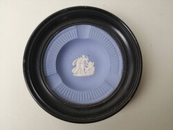 Wedgwood ashtray, wall plate in frame