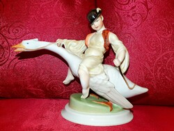 Nagyméretű Herendi Ludas Matyi figura