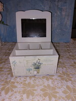 Levendula mintás, tükrös, ékszeres, pipere fiókos kis szekrényke