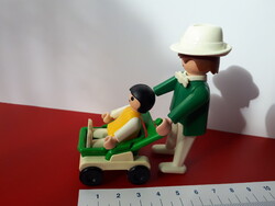PLAY mobil játék. Anya tolja gyermekét babakocsiban. Jelzett hibátlan .