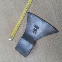 Kisméretű szekerce, fejsze.