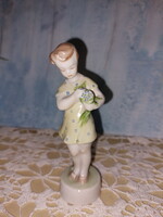 Zsolnay porcelán lány virággal, nipp figura