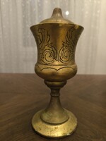 Antik laparanyozott fedeles kupa fàból  4 Szfinx dísszel Empire stílusú jegyek. Patika fűszeres stb.