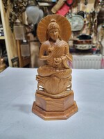 Keleti fa faragott figura