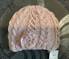 Rózsaszín egyedi, kézzel kötött női sapka