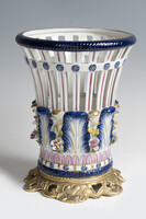 Sevres porcelán áttört váza, aranyozott fém talppal ( 25-0241)