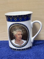 II. Elisabeth brit királynő emlékbögre, porcelán, gyűjtői darab