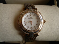 Murex egy gyönyörű és különleges svájci óra 170 db valódi fehér gyémánttal díszítve