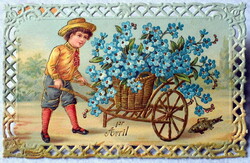 Antik dombornyomott csipke szélű képeslap - kisfiú arany talicska nefelejcs aranyhal  1907