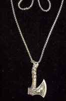 Farkasos, viking fejsze medállal, ötvözet nyaklánc.