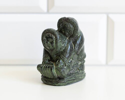 Szánkózó eszkimó gyerekek - inuit / eszkimó zsírkő faragás, faragott figura - Wolf sculpture