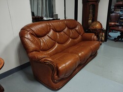 Magas háttámlás konyak színű olasz bőr ülőgarnitúra , új állapotban lévő kanapé + két fotel .