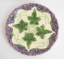 Antik jelzett Körmöcbányai falitál borostyánlevél és lila virág mintával - Kremnica Kremnitz