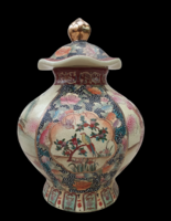 Kínai kézzel festett fedeles porcelán váza