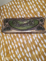 Régi sütis fém doboz