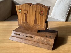 Szocialista emléktárgy, tolltartó és rádió