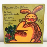 Nyuszi ül a fűben - Dalok gyermekeknek SP - kislemez