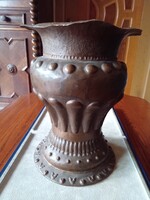 Antik, nagyméretű, kalapált iparművész réz váza