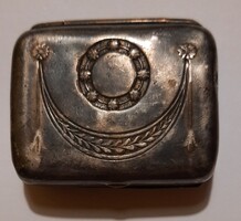 Régi gyógyszertartó ezüstözött fém dobozka