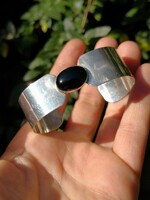 Gyönyörű ónix köves ezüst karperec