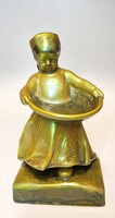 Zsolnay - Little girl with a plate
