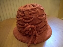 Meleg női kötött sapka