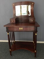 Fésülködő asztalka