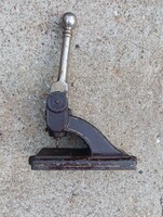 Antik Eredeti Prés szerszám szegecselő préselő öntöttvas Működik ! Eredeti szín .