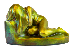 1920-as évekbeli Zsolnay Kétségbeesés eozin női akt - Yrjö Liipola