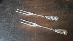 Hildesheimer Rose,ezüstözött sajtvilla 2 db.