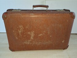 Retró régi barna bőrönd