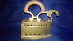 Pici réz vasaló - polcdísz