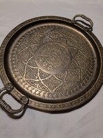 Antik réztálca foganyúval , öntött réztálca, 1,1  kg a súlya