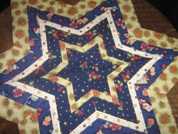 Bájos patchwork karácsonyi terítő asztalközép asztaldisz