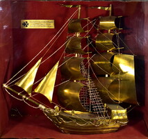 "A Bolgár Vöröskereszt Elnökének Nagy Díja" ARANYOZOTT FÉM FREGATT VITORLÁSHAJÓ 1973 !