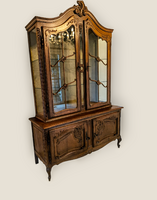 Neobarokk teli üveges,kárpitozott vitrin .