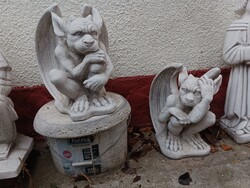 RITKASÁG ! Fagyálló Műkő 2 db Troll kapu Őr sárkány  kutya vízköpő szobor Mitológia