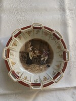 Gyönyörű antik áttört szélű porcelán kínáló jelenetes ritka darab.