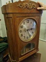 7000 ft-ért eladó egy jelenleg nem működő antik falióra