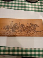 Lovas vágtató ménes fára égetve