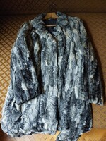 Női  közepes méretű szürke perzsaláb bunda.