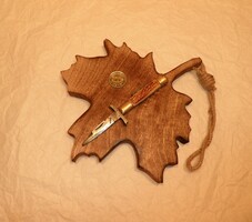 Régi felsőzáras tőrbicska. Gyűjteményből. Kés, bicska, tőr, borotva.