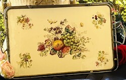 Nagy méretű fajansz betétes tálca.