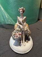 Alba Iulia díszes női alak porcelán dísz