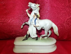 Herendi csikos figura