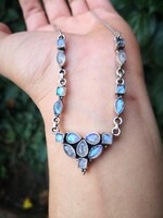 Gyönyörű holdkő ezüst nyaklánc