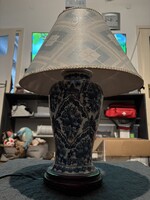 Kék–fehér porcelán váza alakú lámpatest (20. század közepe)